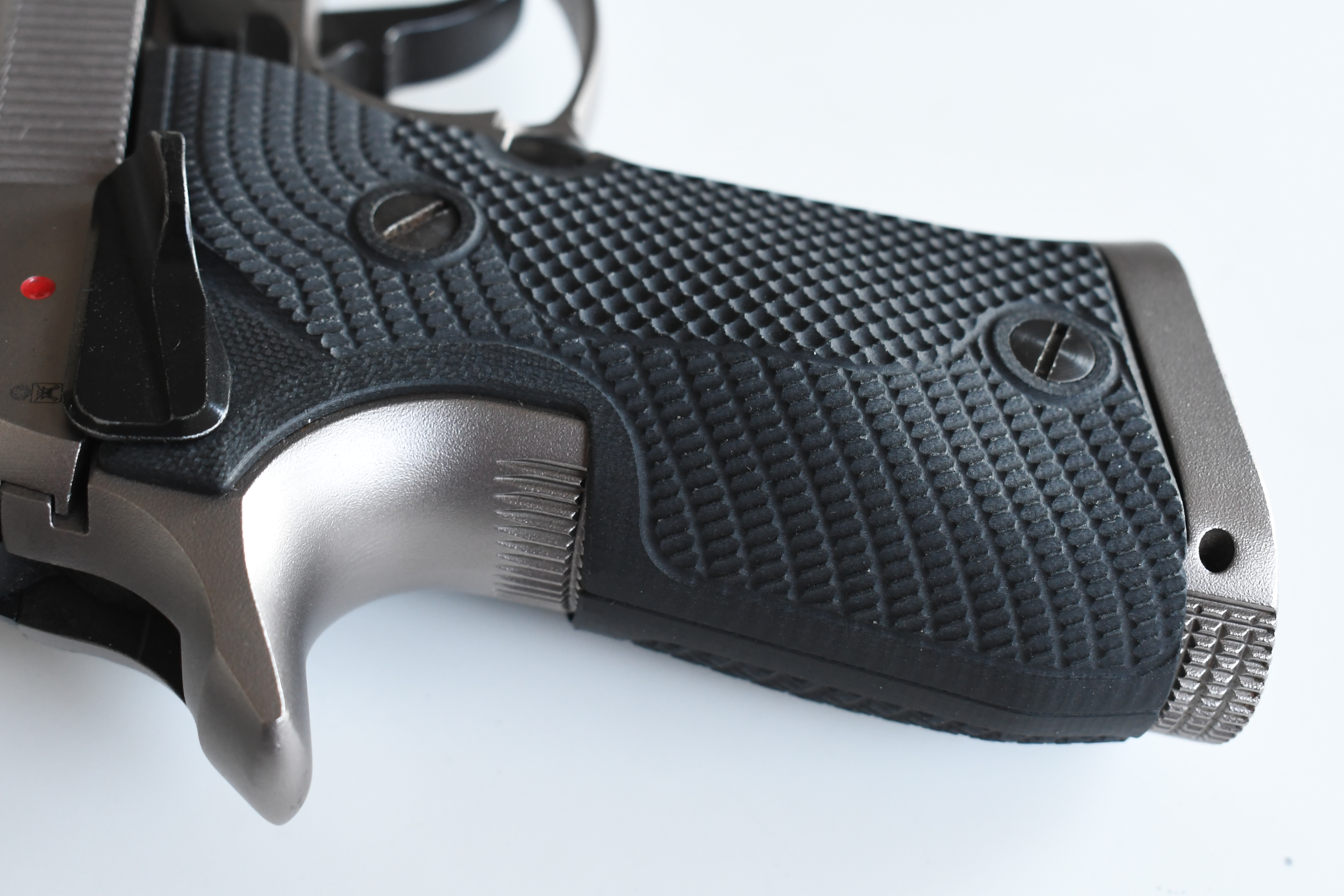 Beretta 92X Performance with LOK Grips - Close up